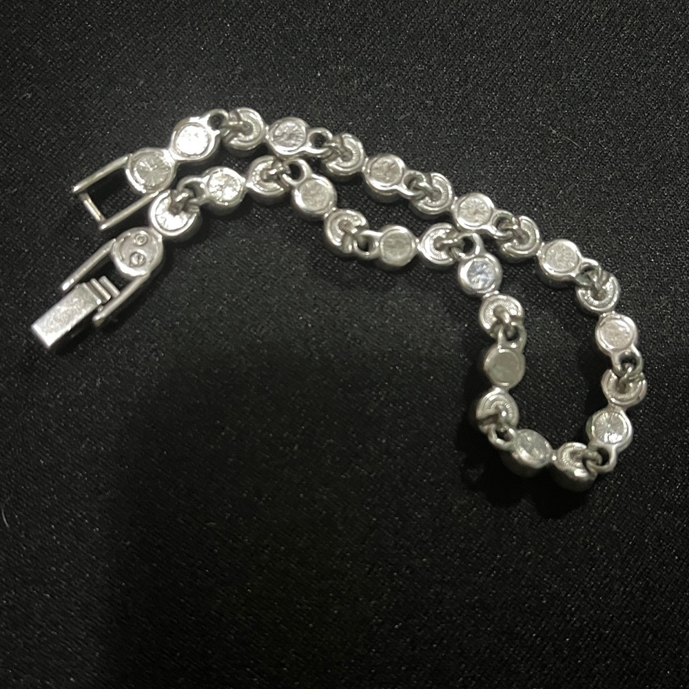SWAROVSKI  crystal bracelet - 7 inches - Picture 6 of 8
